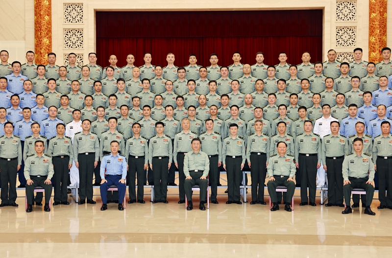 5��22����24�����й���������ǡ�������ϯ�������ί��ϯϰ��ƽ��ɽ������������23��������ϰ��ƽ�ڼ������нӼ�פ���ϲ�����У�����쵼�ɲ�������������������ί��פ���ϲ���ȫ��ٱ����Գ�ֿ�ʺ���