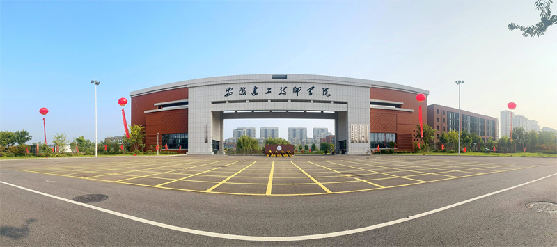 新生报到现场 (6).jpg 新生报到现场 (6).jpg