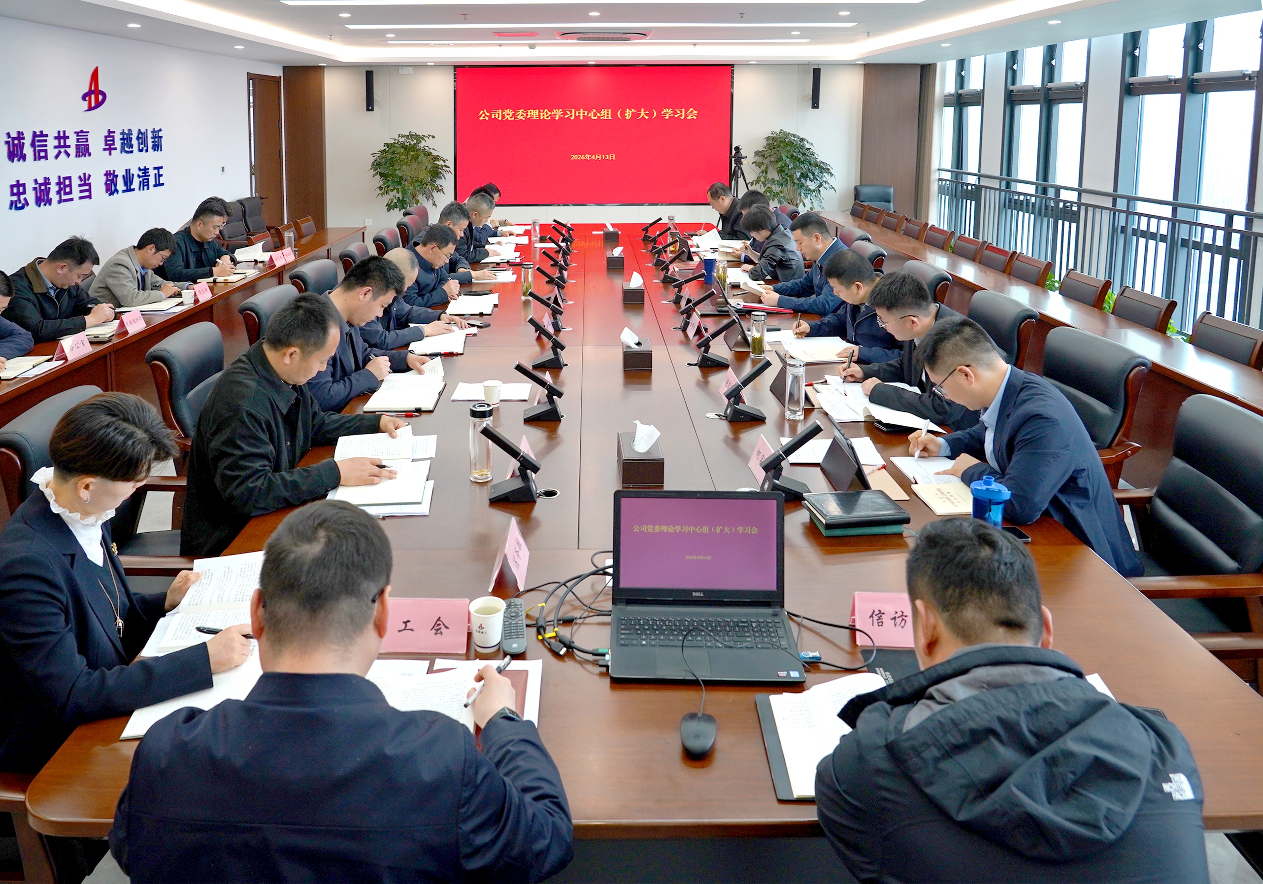 F3D40C5FAD1EB64ECEE30B9C330FCE65_副本.jpg F3D40C5FAD1EB64ECEE30B9C330FCE65_副本.jpg